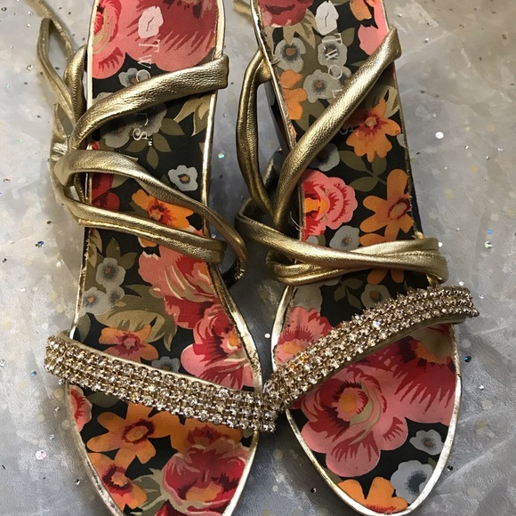 Two Lips Sexy lace up  rhinestone sandals with fun sculpted wooden heels - Picture 4 of 5